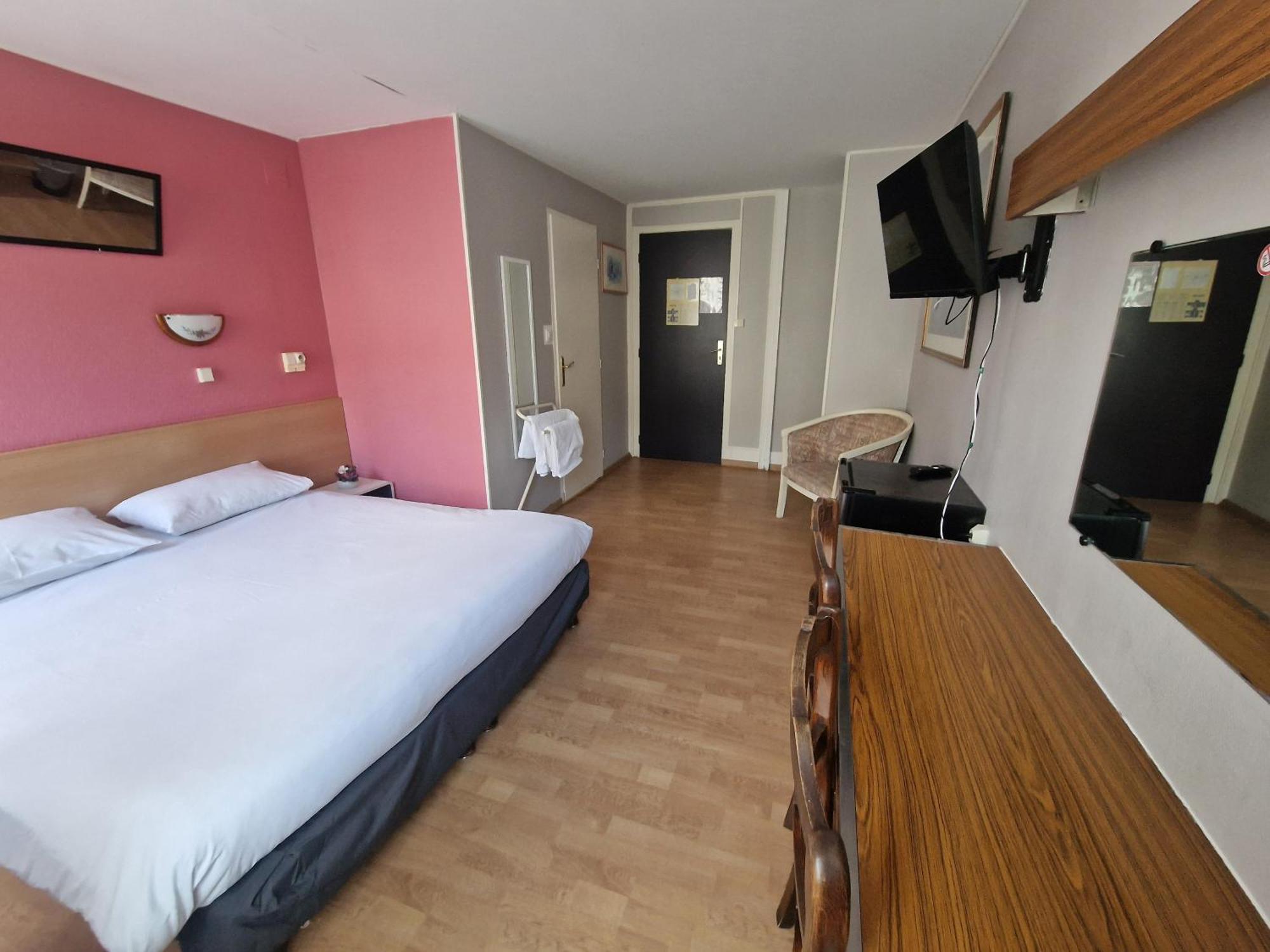 De L'academie Hotel